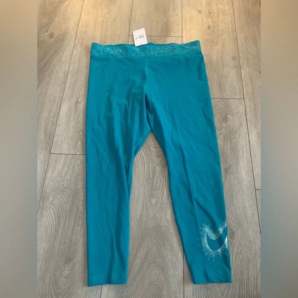 Nike tight fit high rise full length leggings very comfortable